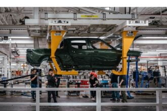 Trump Attempt to Stoke Auto Worker Tension With Biden Is Failing